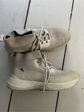 Vessi Women's Stormburst Boreal Green beige 8 boots sneakers